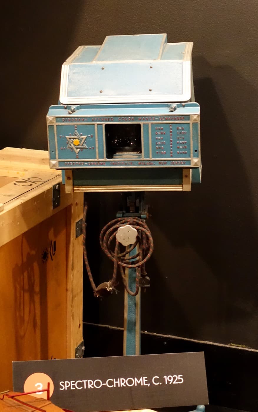 Spectro-Chrome color projector, c. 1925